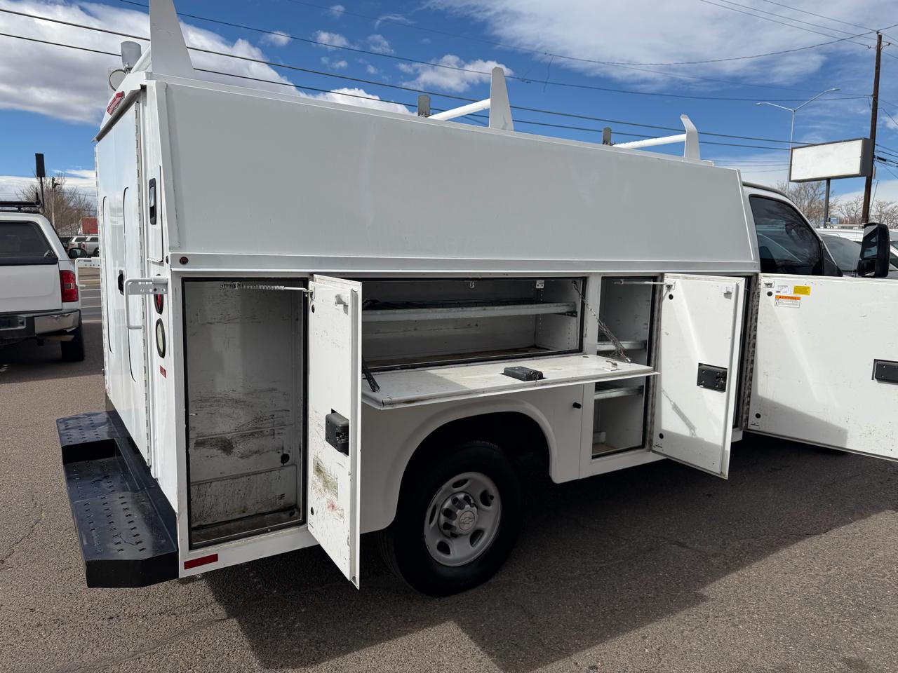 Chevrolet Express Commercial Cutaway 3500 Van 139" 2016