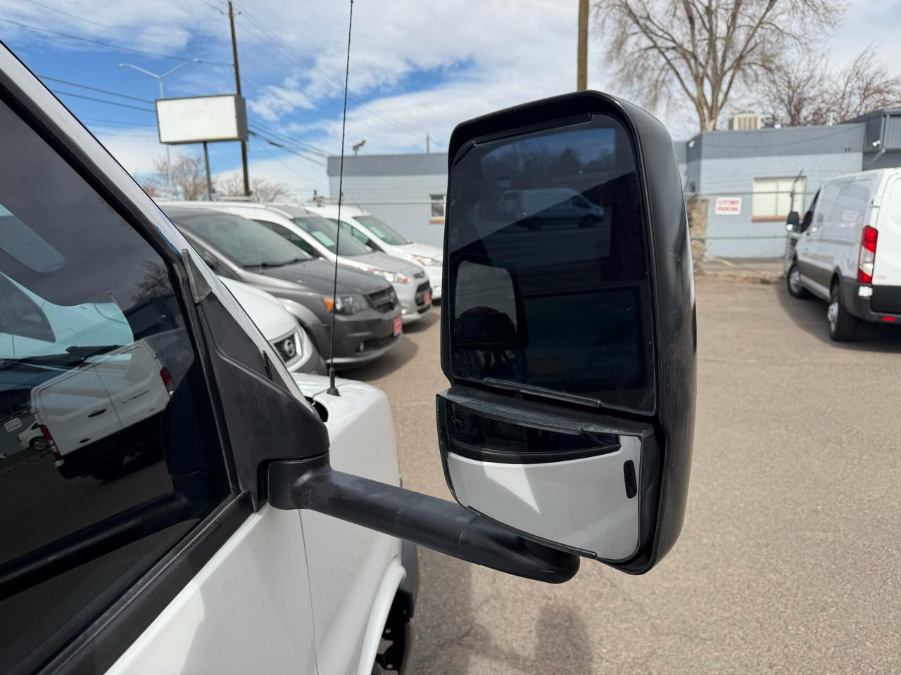 Chevrolet Express Commercial Cutaway 3500 Van 139" 2016