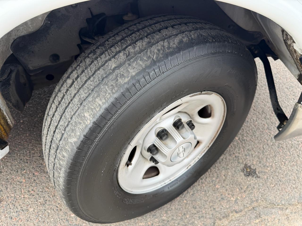 Chevrolet Express Commercial Cutaway 3500 Van 139" 2016