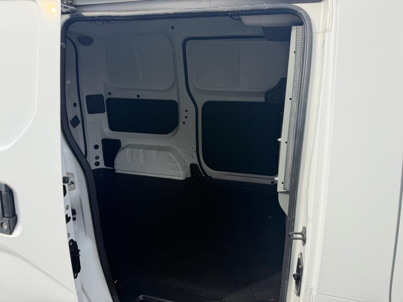 Chevrolet City Express Cargo Van FWD 115" LS 2017