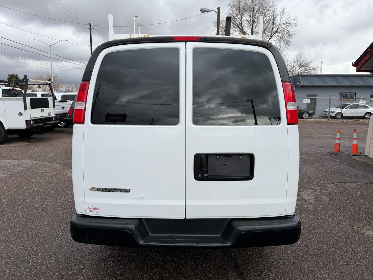 Chevrolet Express Cargo Van RWD 2500 155" 2020