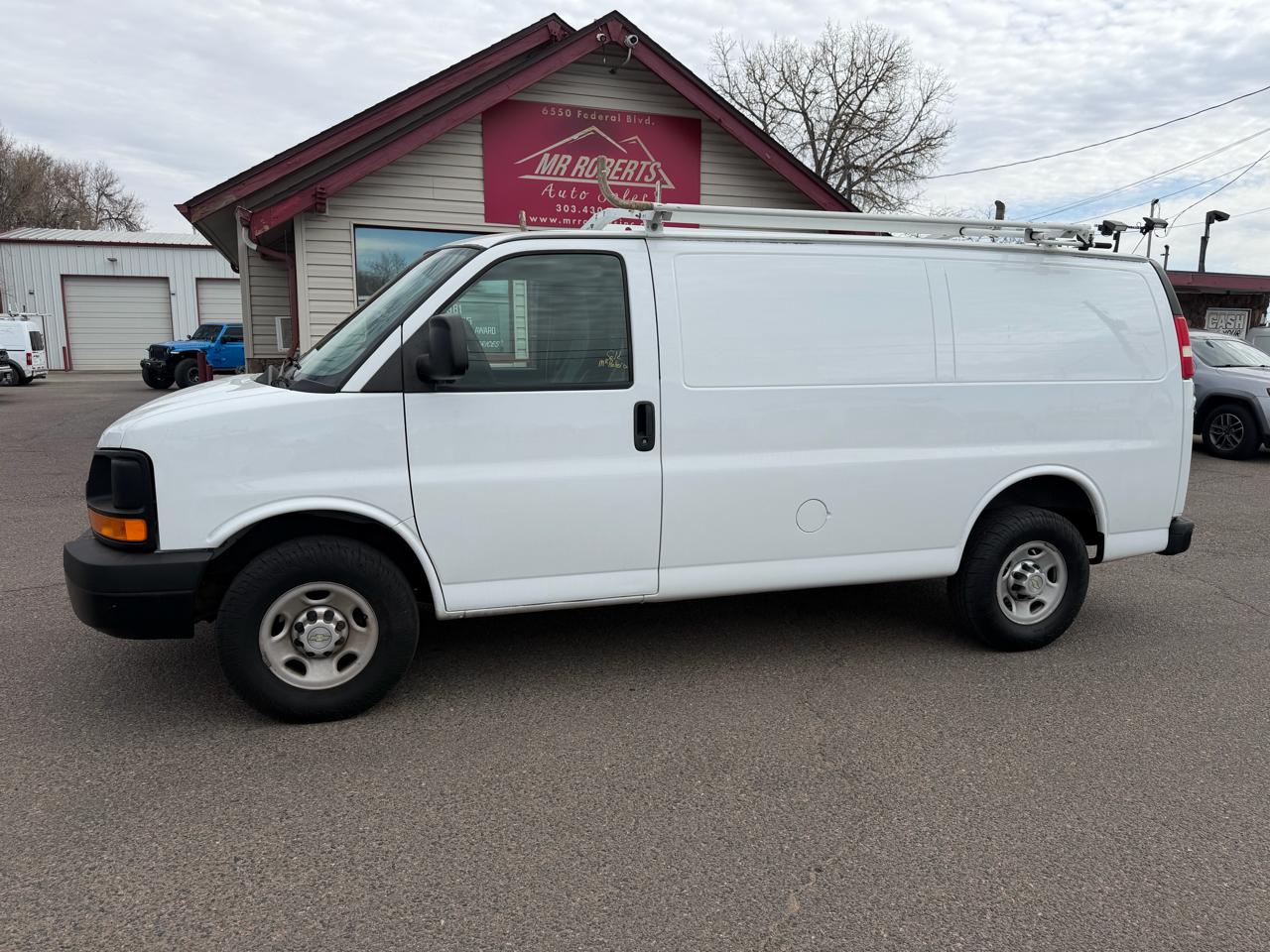 Chevrolet Express Cargo Van RWD 2500 135" 2014