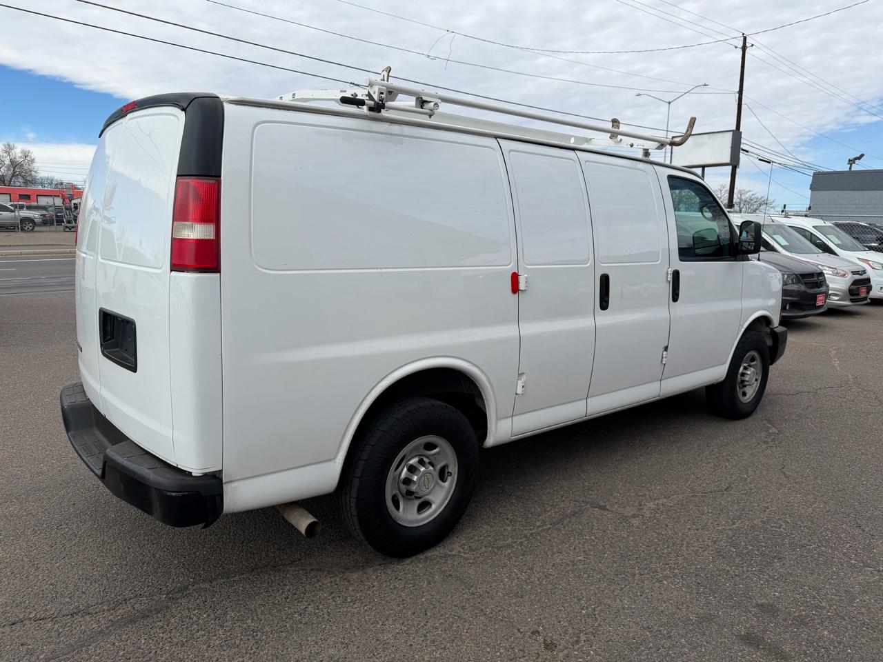 Chevrolet Express Cargo Van RWD 2500 135" 2014