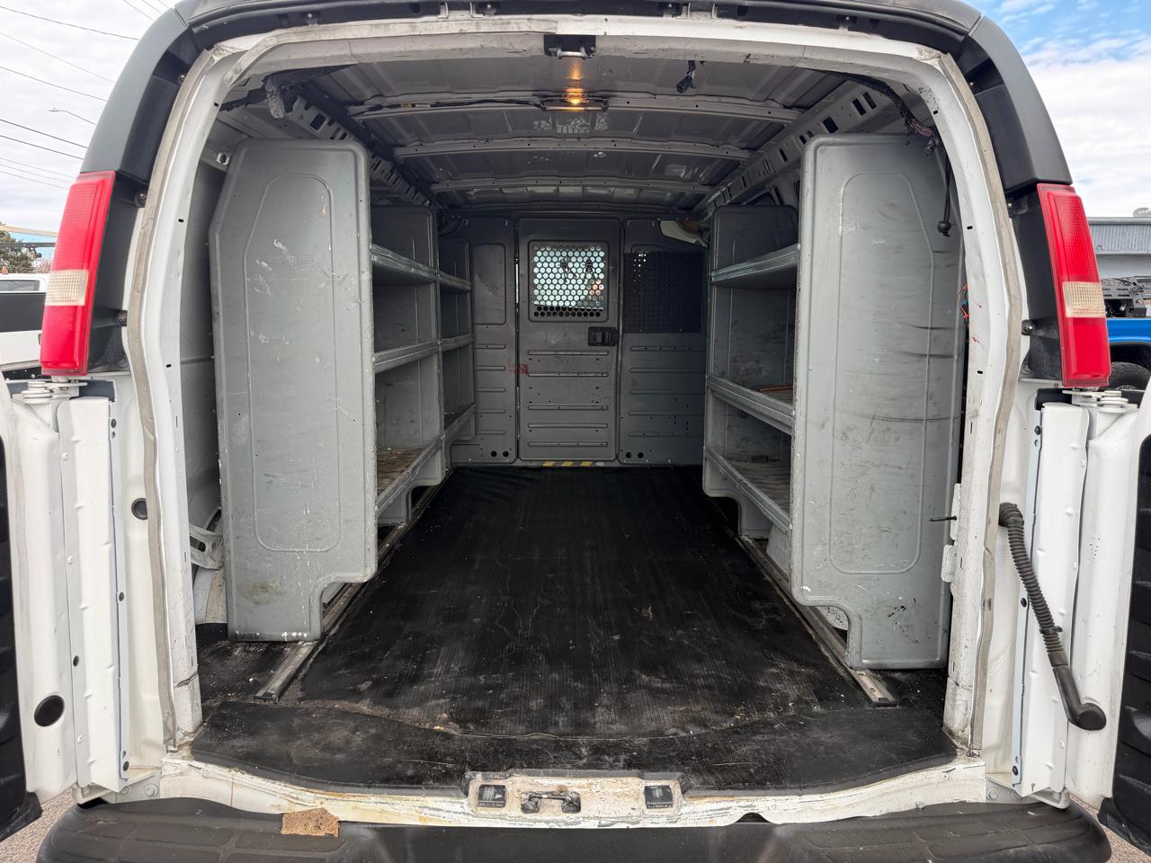 Chevrolet Express Cargo Van RWD 2500 135" 2014