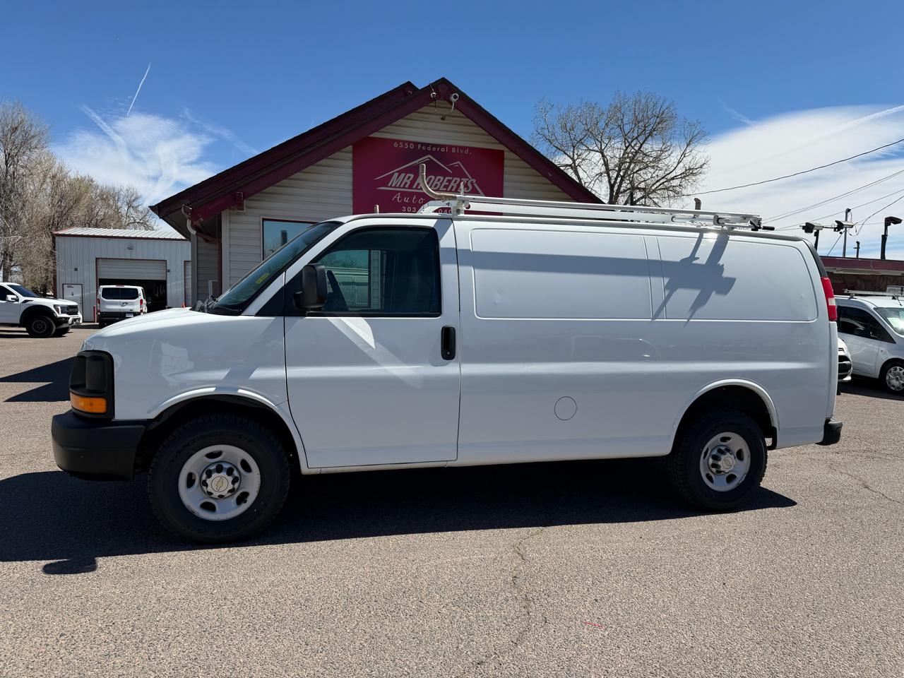 Chevrolet Express Cargo Van RWD 2500 135" 2014