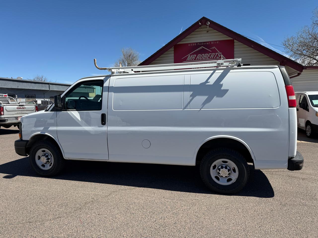 Chevrolet Express Cargo Van RWD 2500 135" 2014