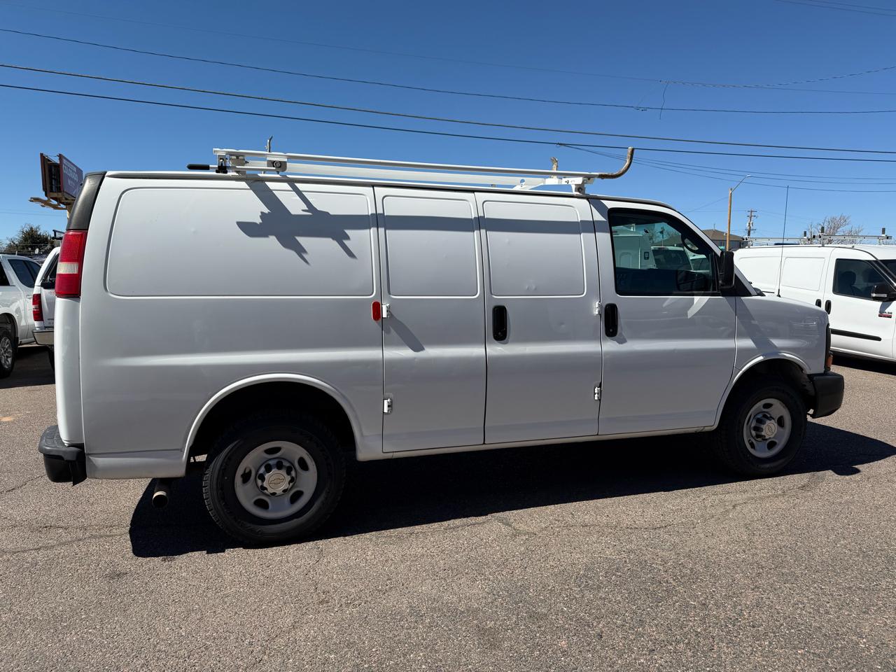 Chevrolet Express Cargo Van RWD 2500 135" 2014