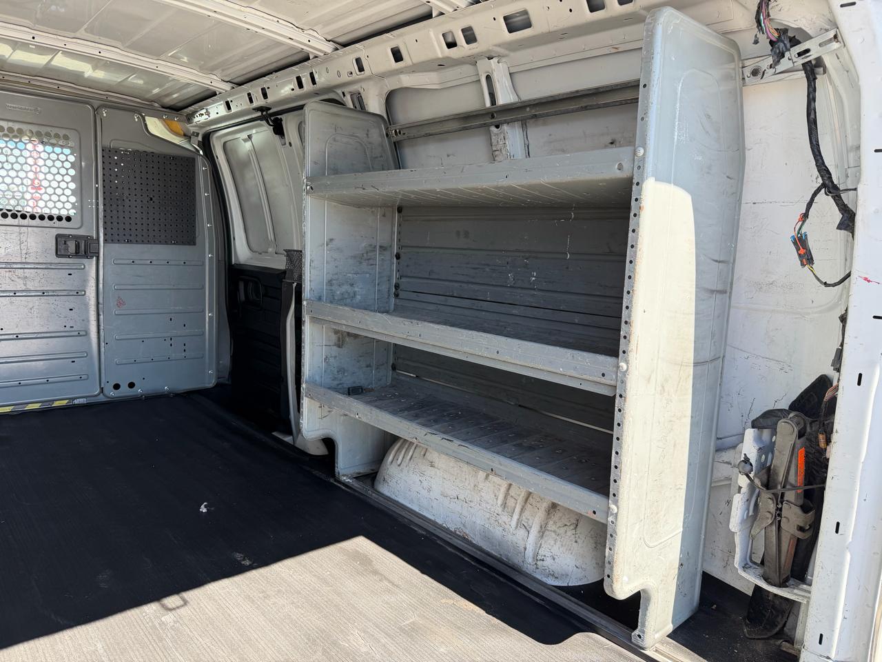 Chevrolet Express Cargo Van RWD 2500 135" 2014