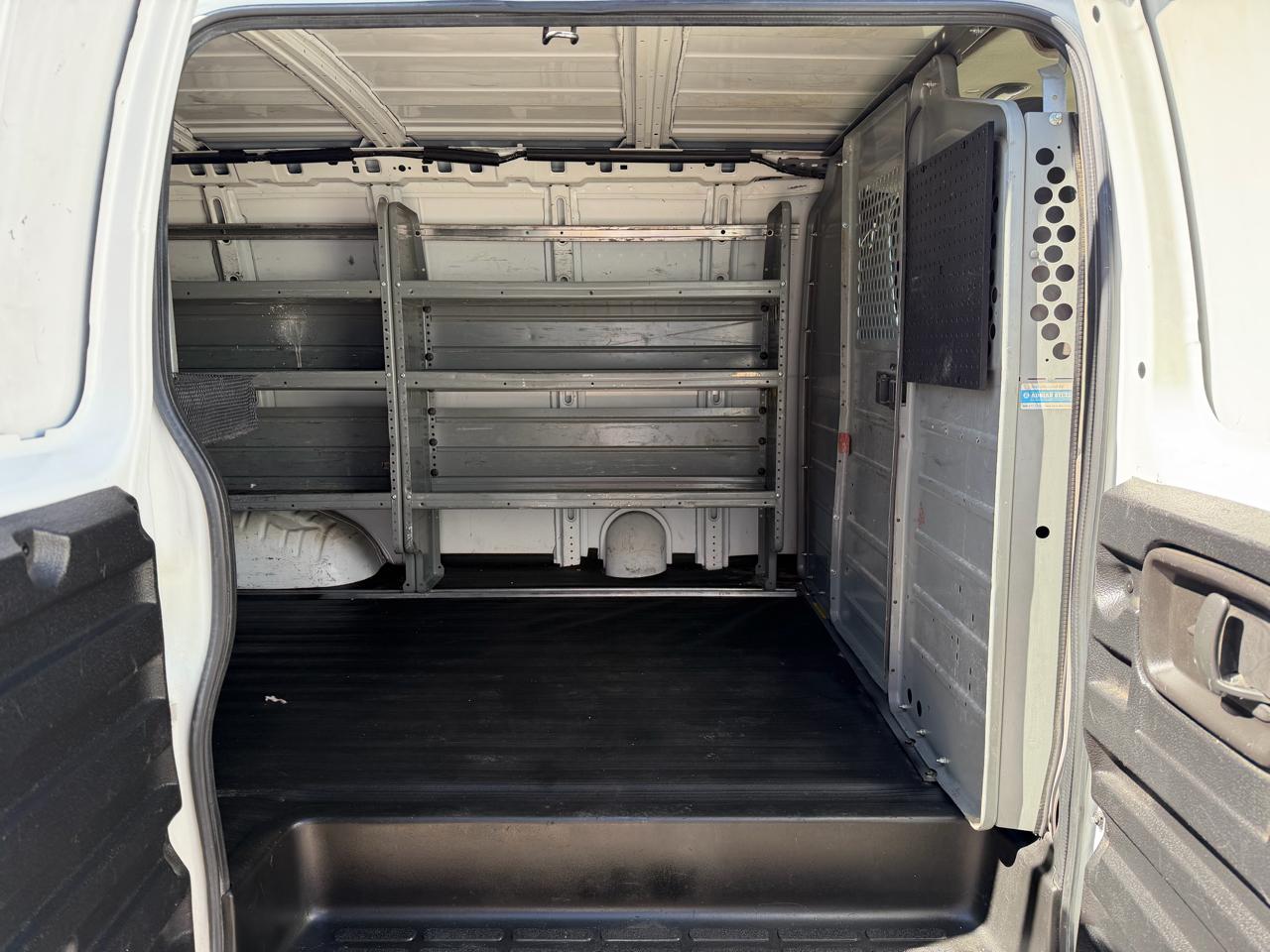 Chevrolet Express Cargo Van RWD 2500 135" 2014