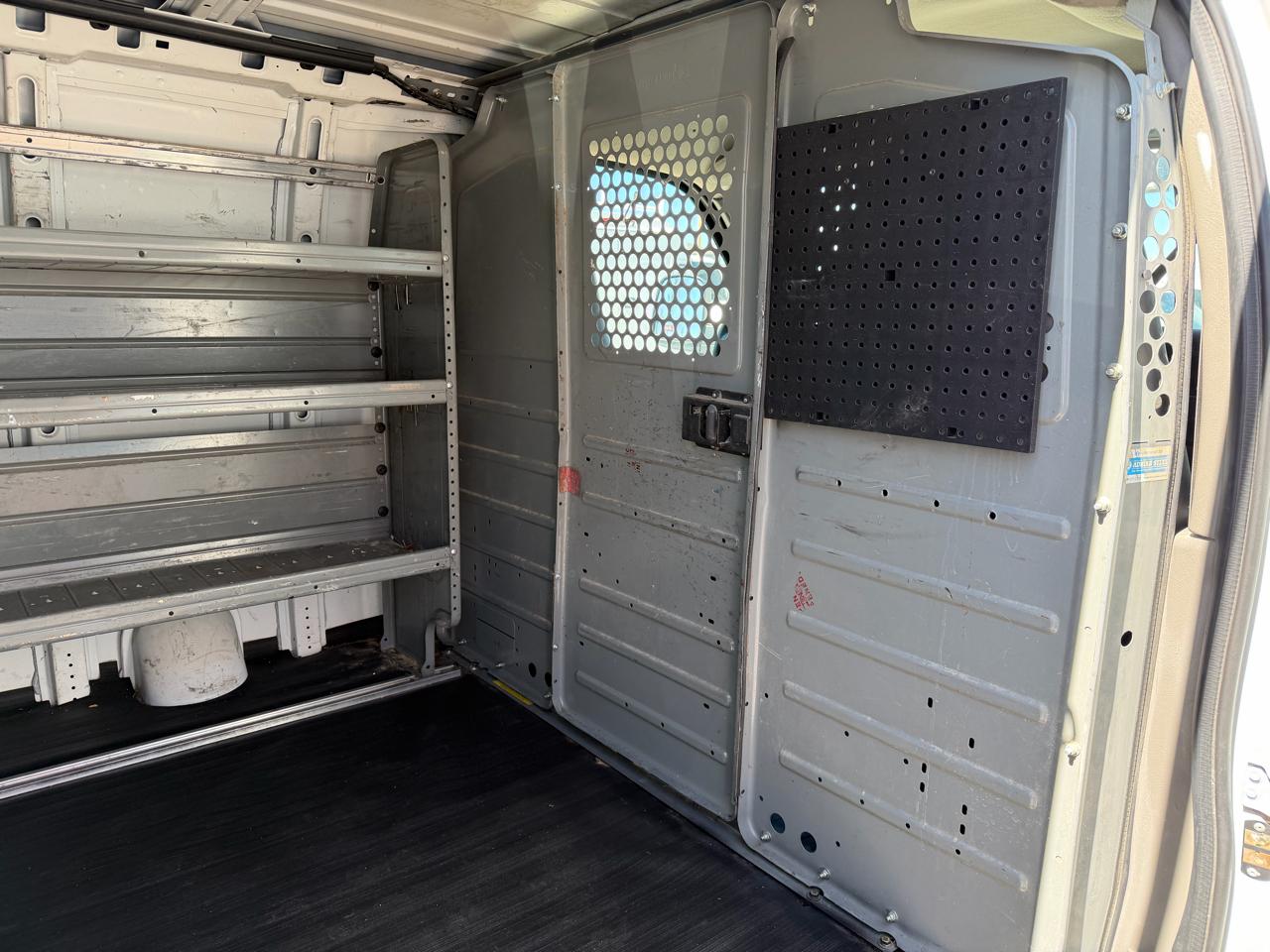 Chevrolet Express Cargo Van RWD 2500 135" 2014