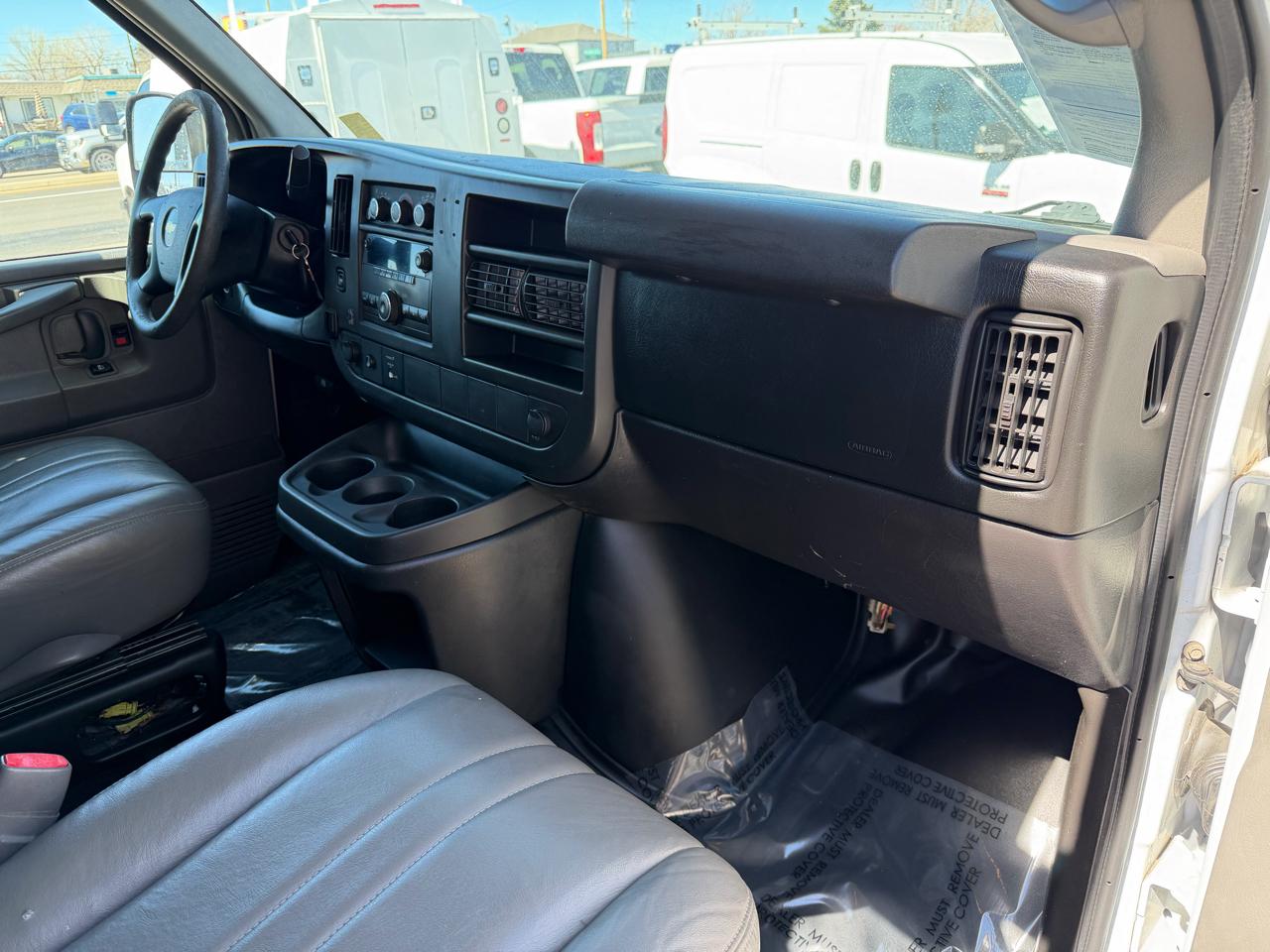 Chevrolet Express Cargo Van RWD 2500 135" 2014