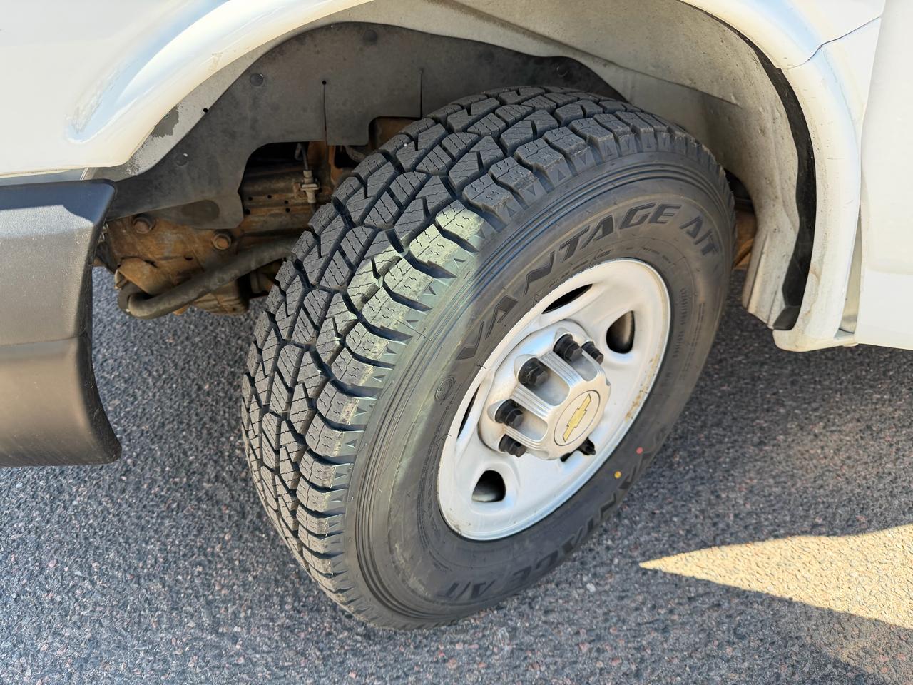 Chevrolet Express Cargo Van RWD 2500 135" 2014