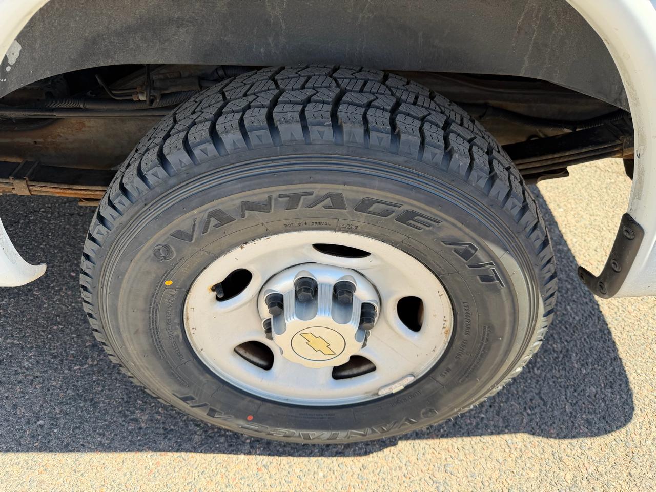 Chevrolet Express Cargo Van RWD 2500 135" 2014