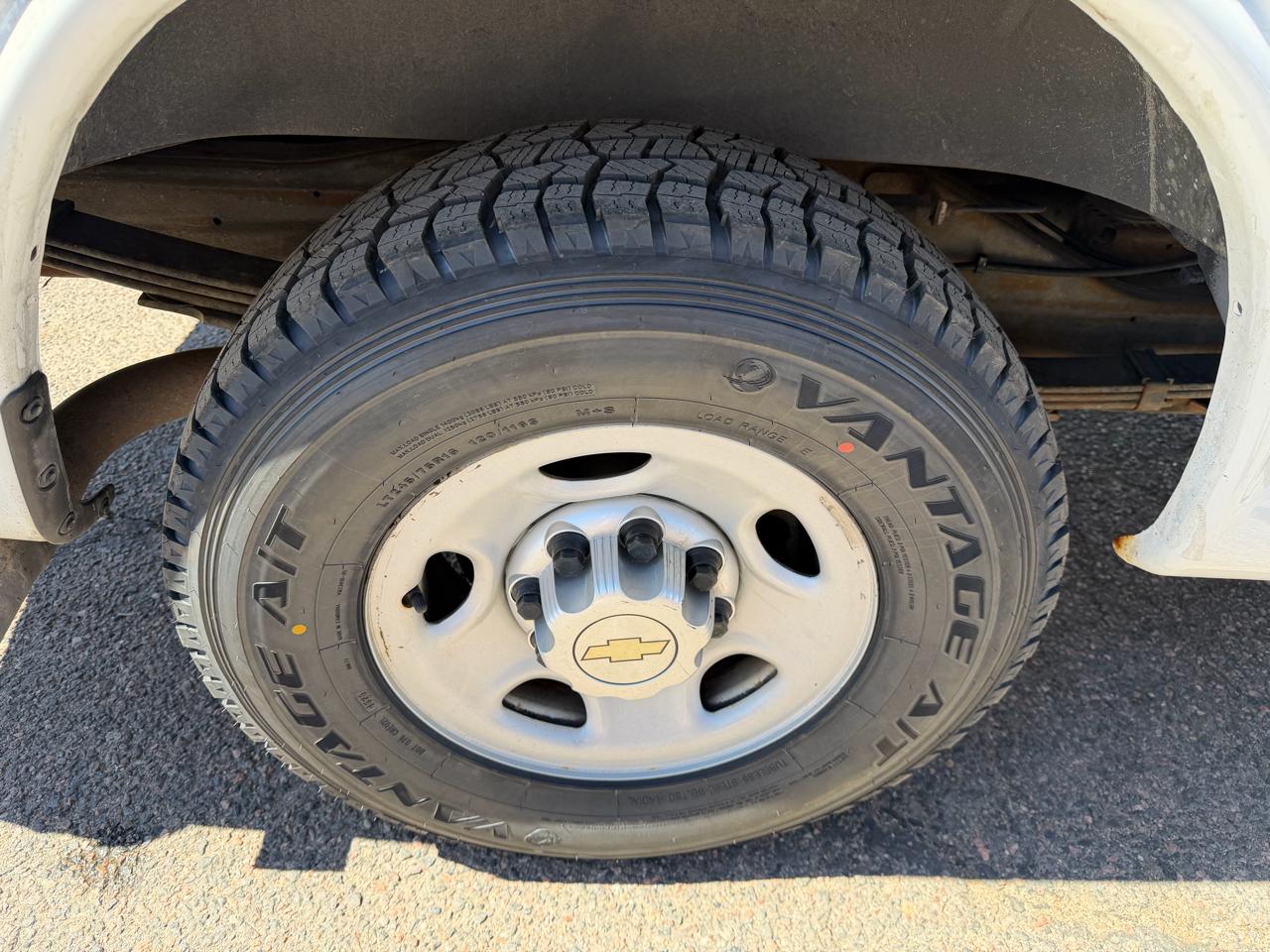 Chevrolet Express Cargo Van RWD 2500 135" 2014