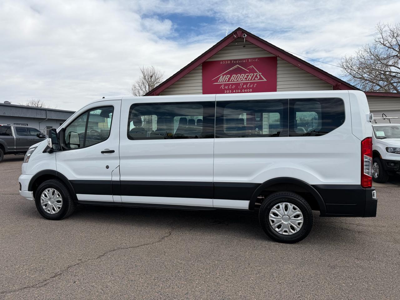 Ford Transit Passenger Wagon T-350 148" Low Roof XLT RWD 2023