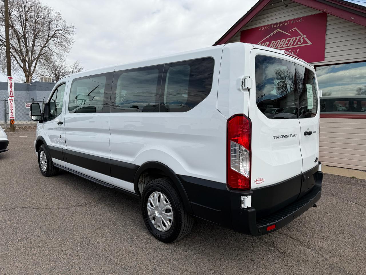 Ford Transit Passenger Wagon T-350 148" Low Roof XLT RWD 2023