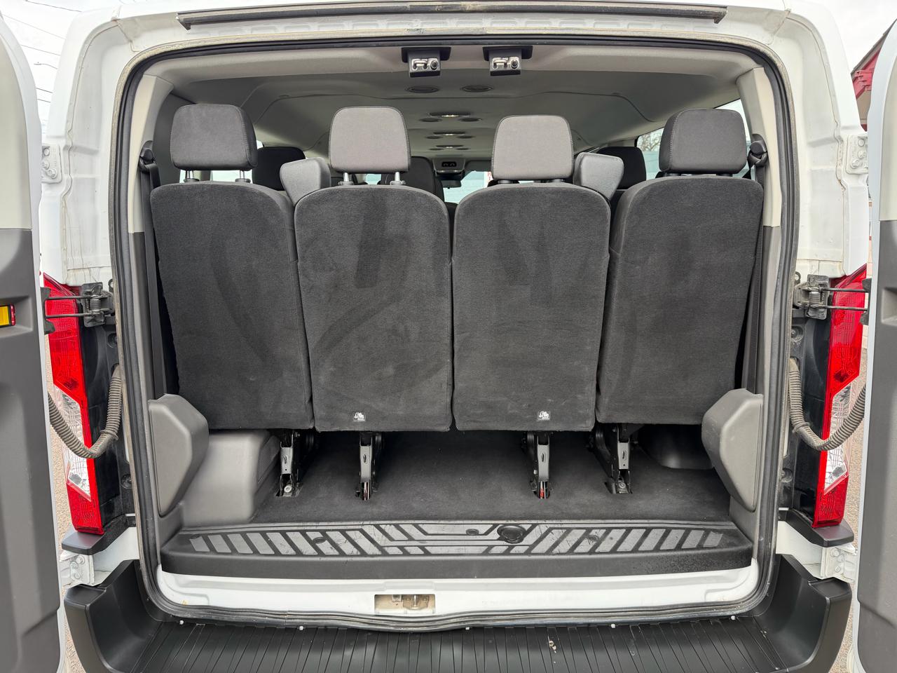 Ford Transit Passenger Wagon T-350 148" Low Roof XLT RWD 2023