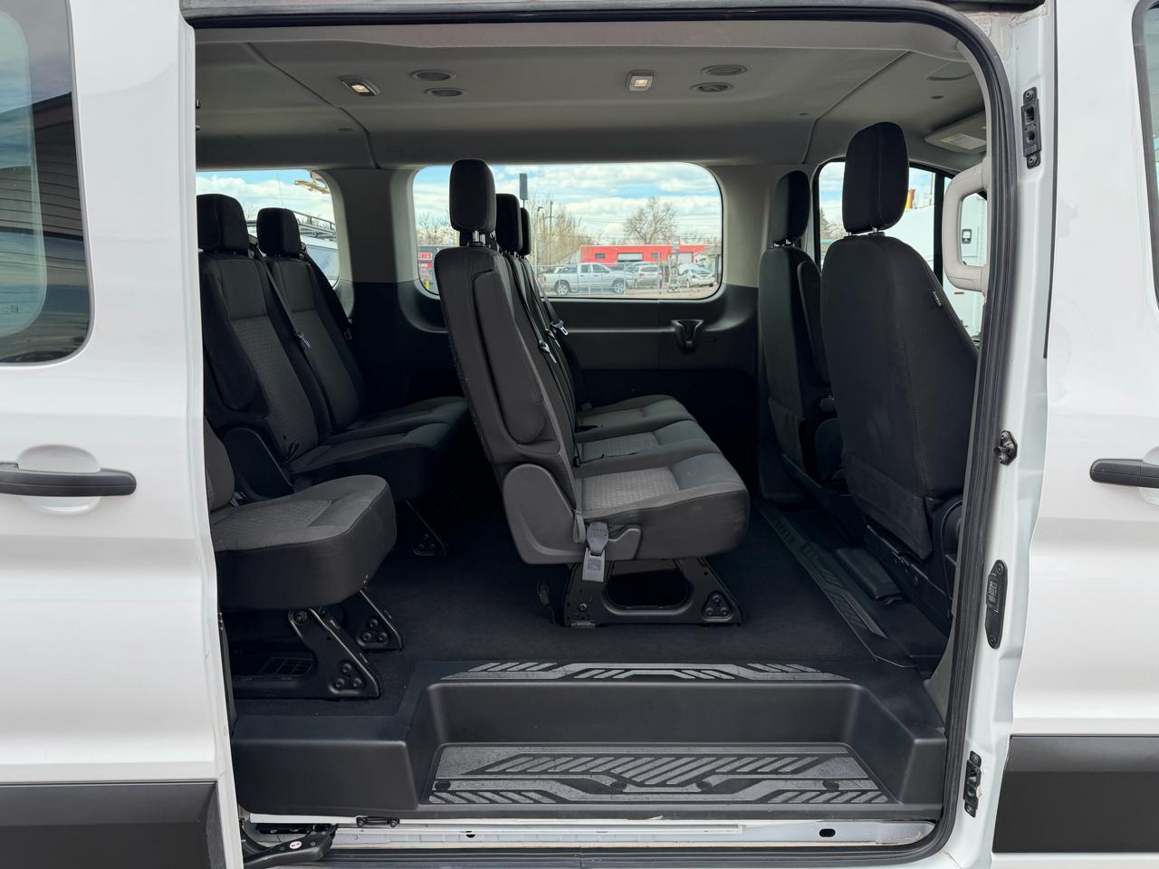 Ford Transit Passenger Wagon T-350 148" Low Roof XLT RWD 2023