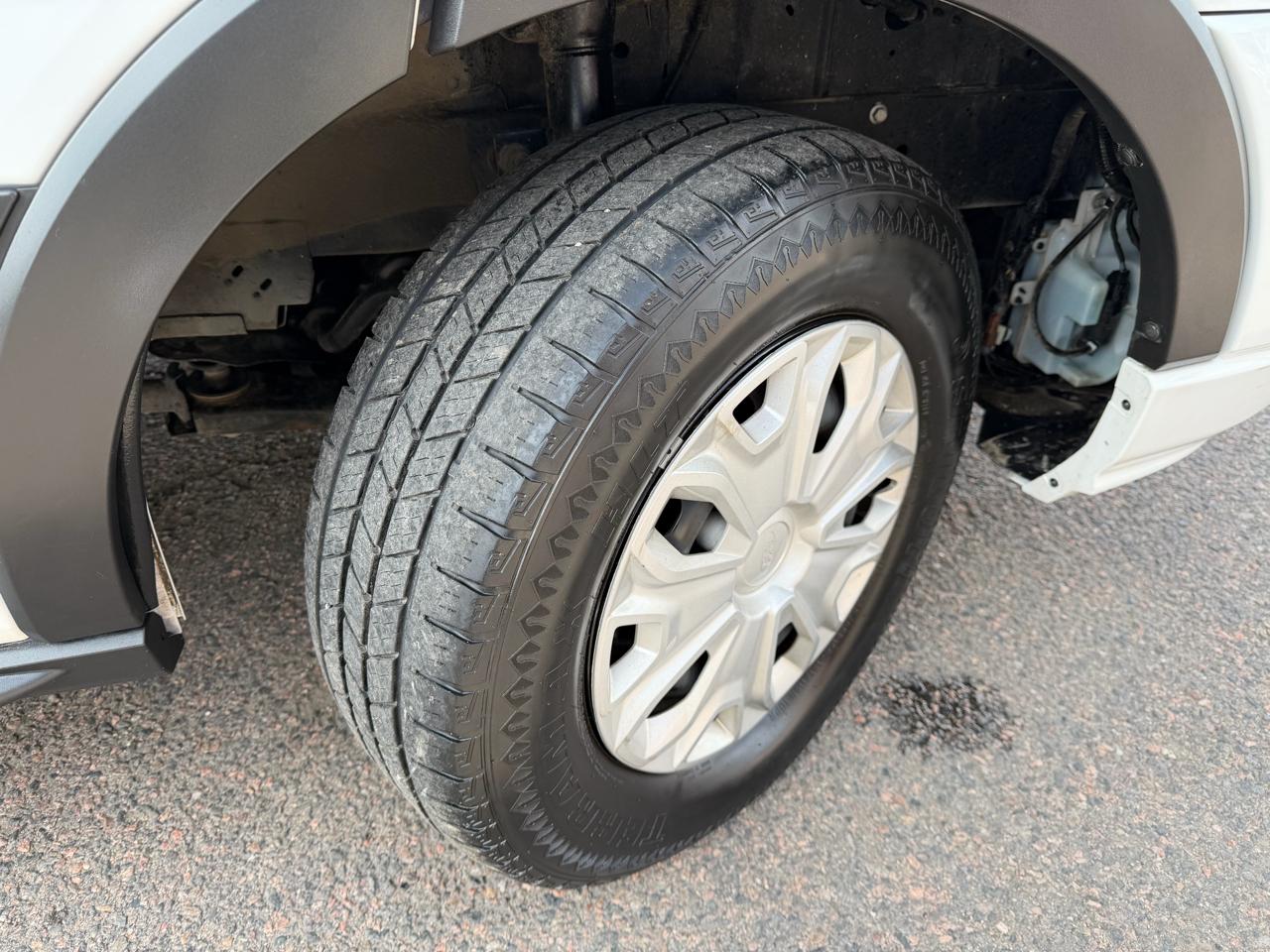 Ford Transit Passenger Wagon T-350 148" Low Roof XLT RWD 2023