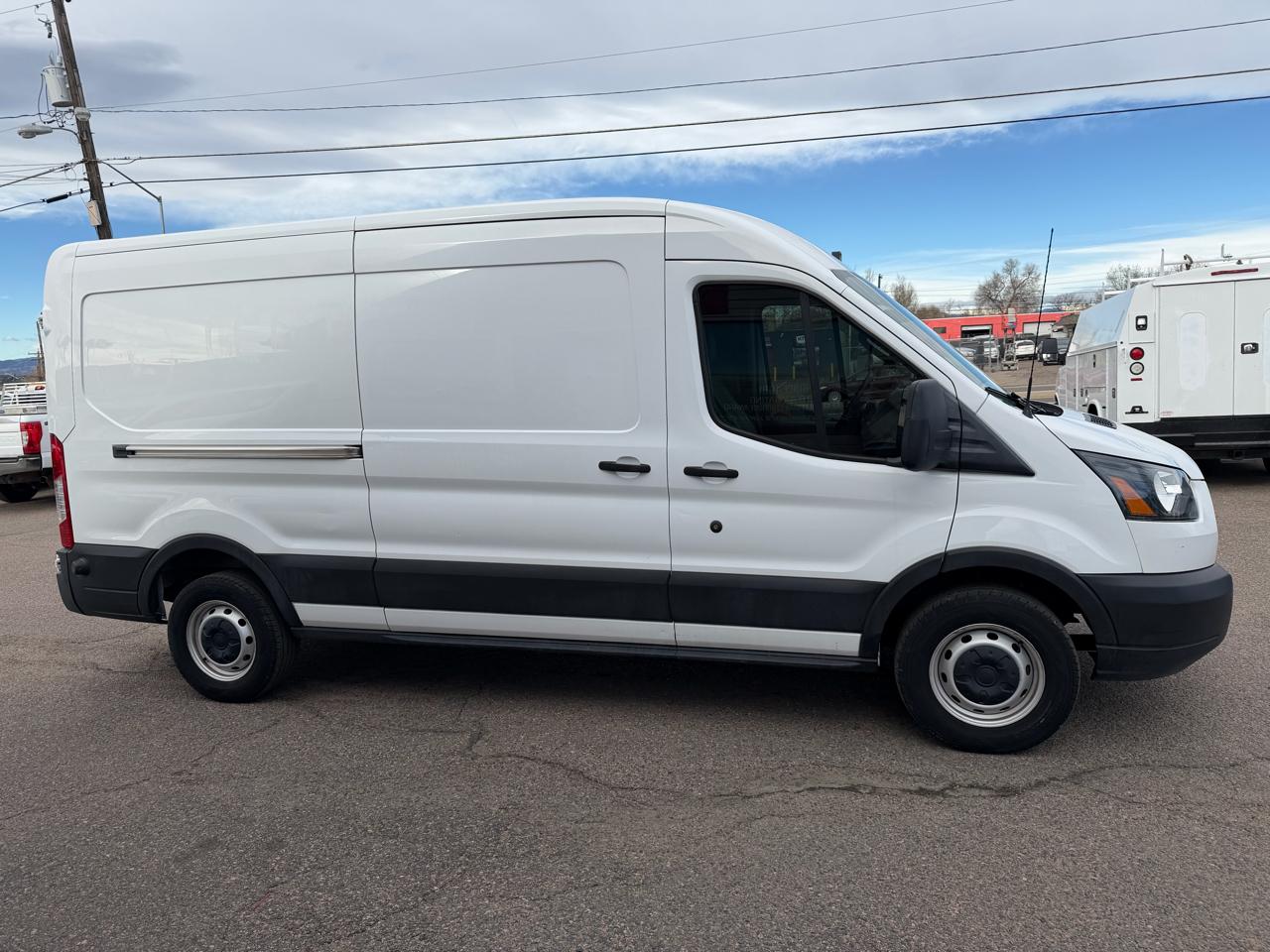 Ford Transit Van T-250 148" Med Rf 9000 GVWR Sliding RH Dr 2019