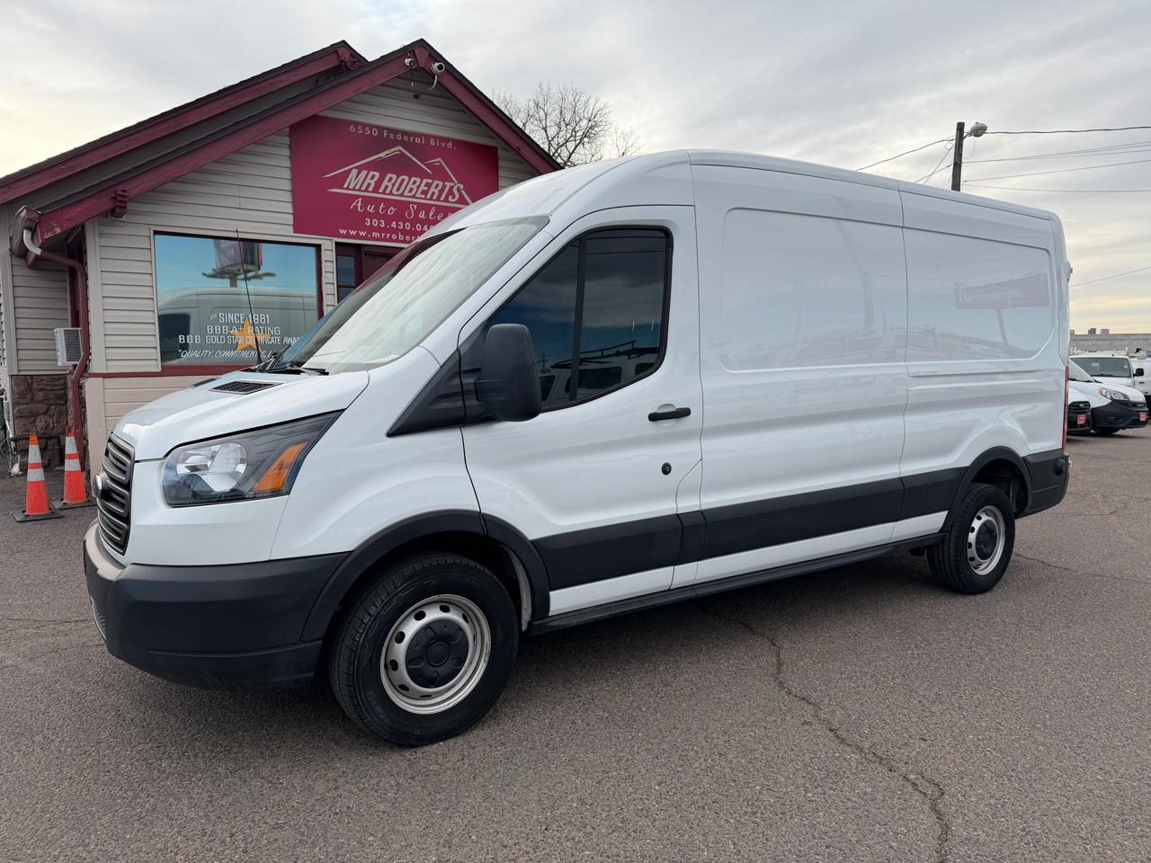 Ford Transit Van T-250 148" Med Rf 9000 GVWR Sliding RH Dr 2019