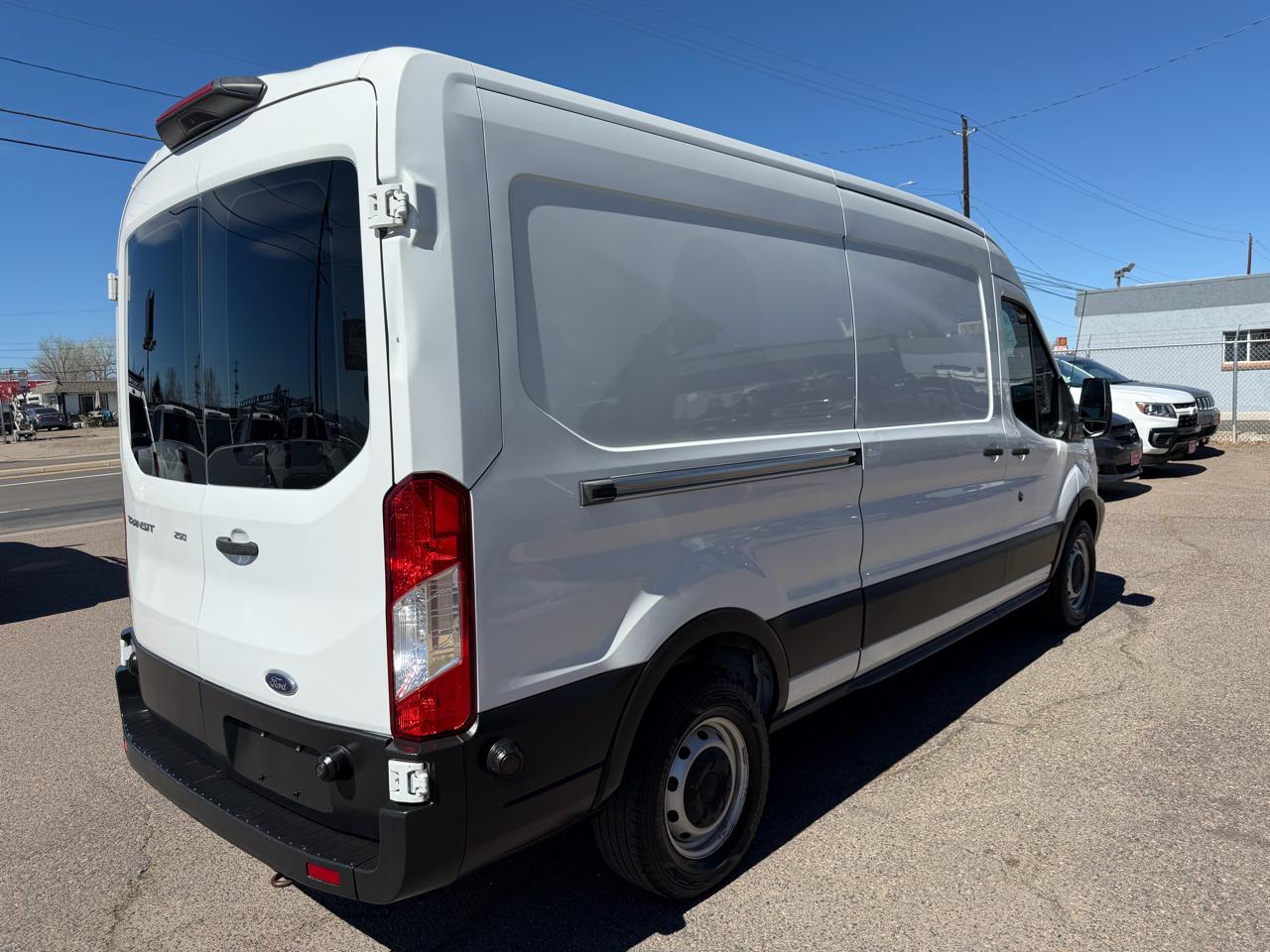 Ford Transit Van T-250 148" Med Rf 9000 GVWR Sliding RH Dr 2019