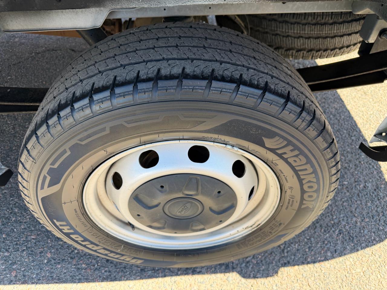 Ford Transit Van T-250 148" Med Rf 9000 GVWR Sliding RH Dr 2019