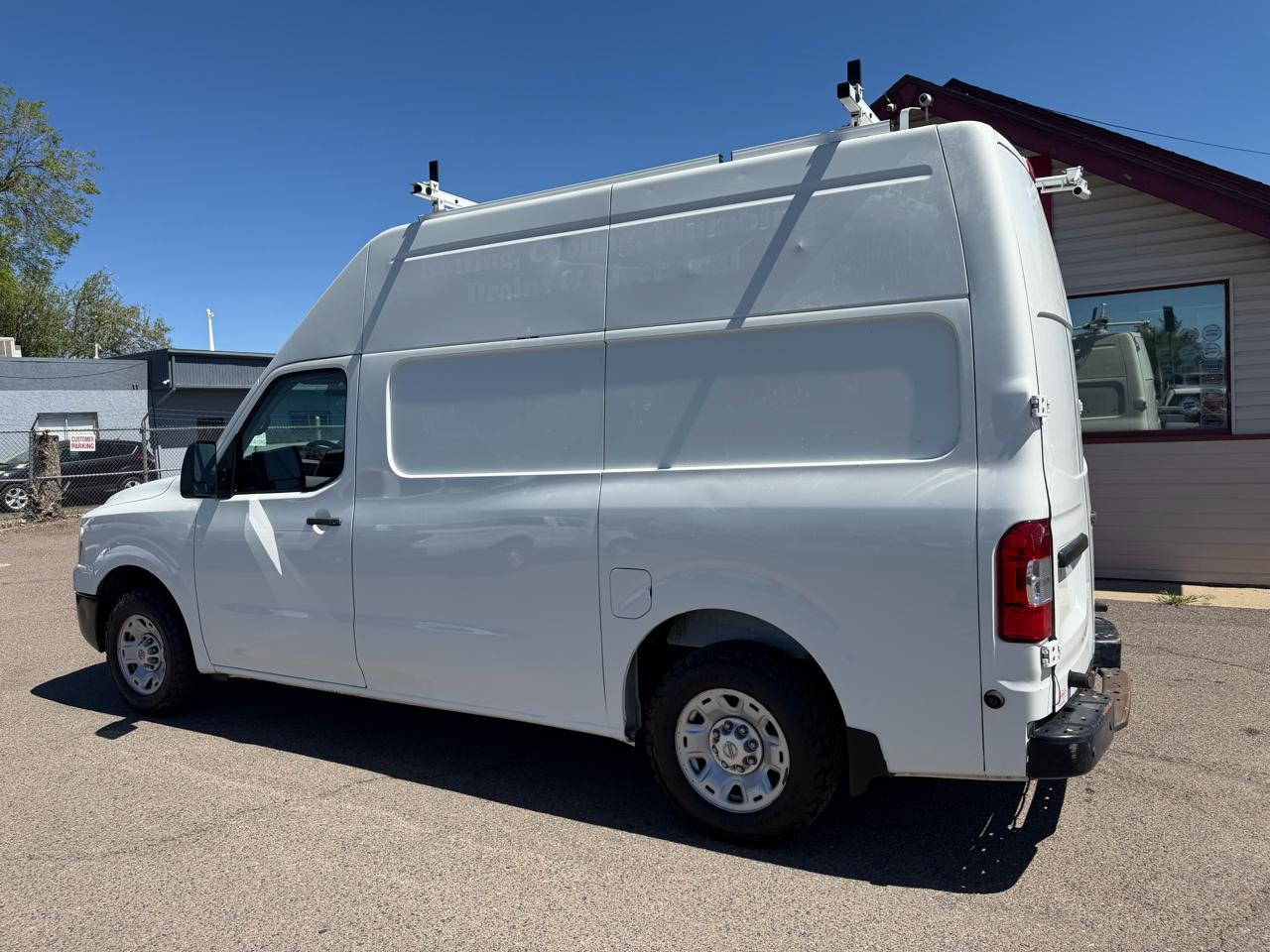 Nissan NV High Roof 2500 V6 SV 2016
