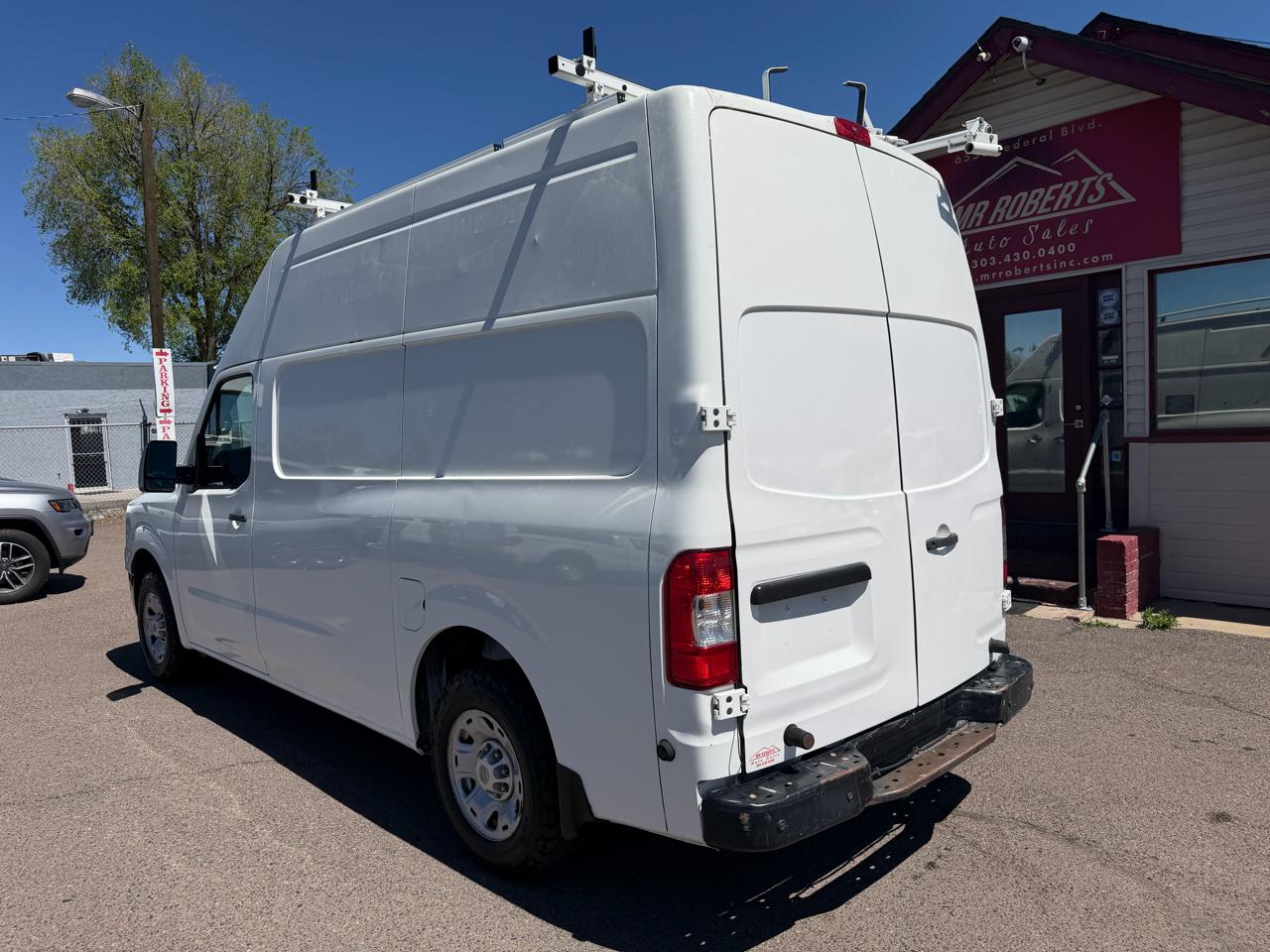 Nissan NV High Roof 2500 V6 SV 2016
