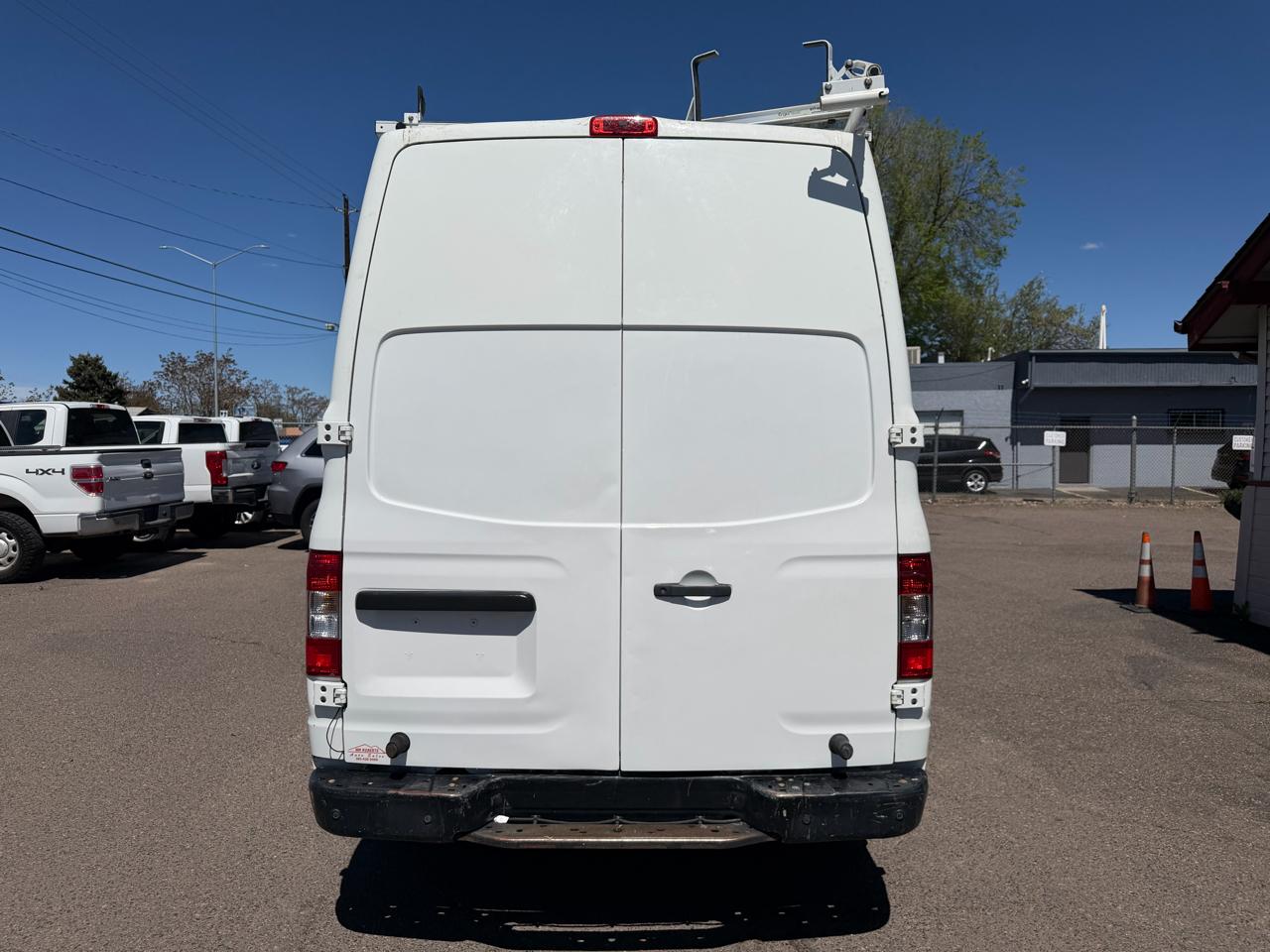 Nissan NV High Roof 2500 V6 SV 2016