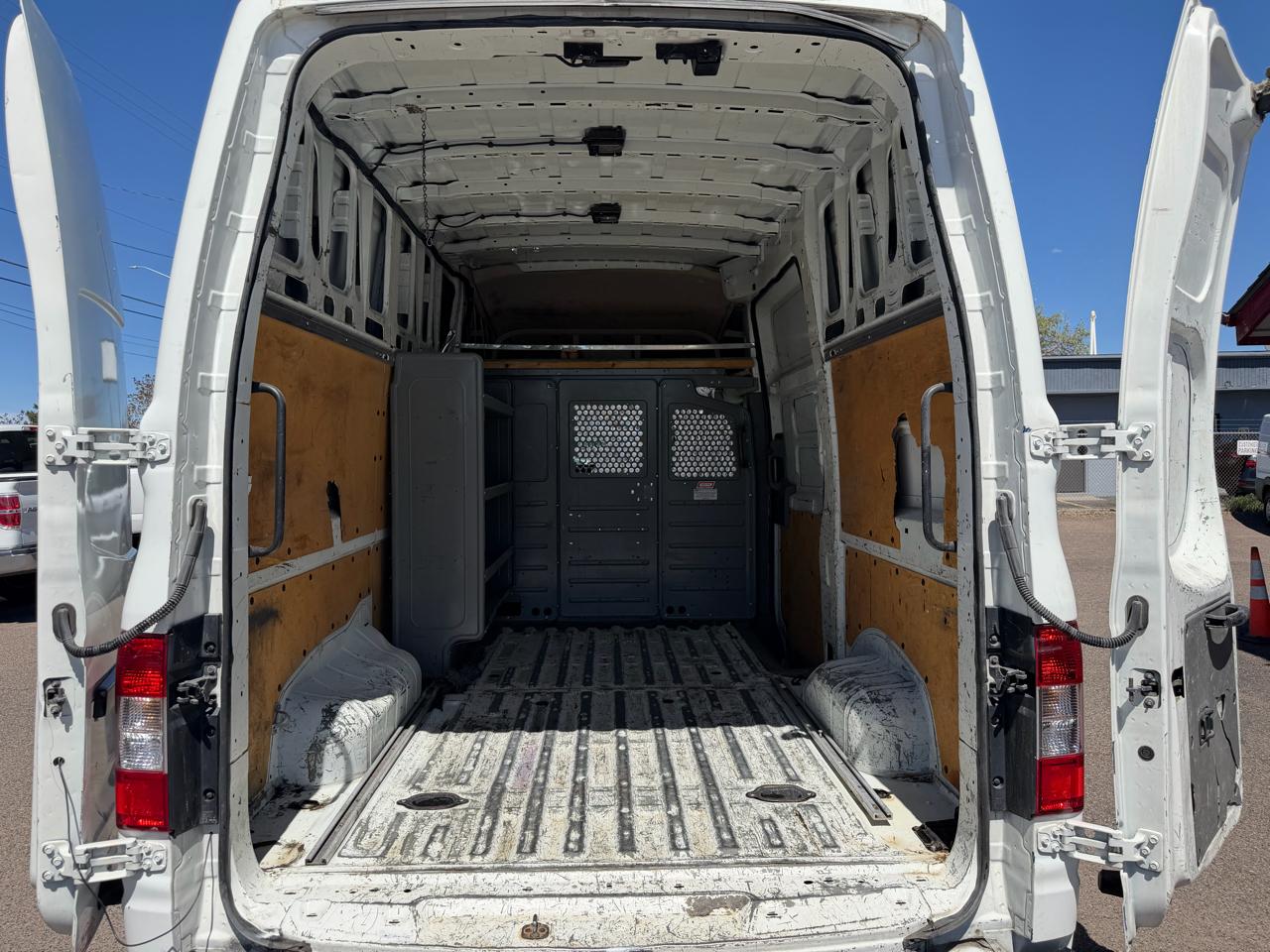 Nissan NV High Roof 2500 V6 SV 2016