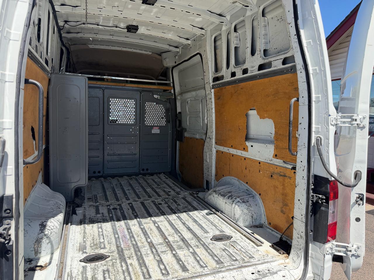 Nissan NV High Roof 2500 V6 SV 2016