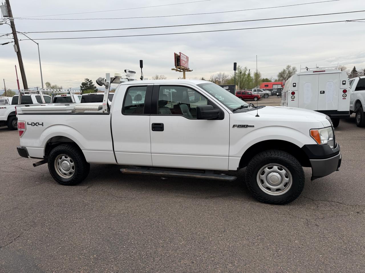 2014 Ford F-150 4WD SuperCab 145" XL