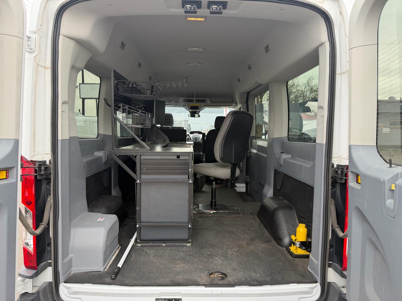 Ford Transit Passenger Wagon T-150 130" Med Roof XLT Sliding RH Dr 2019