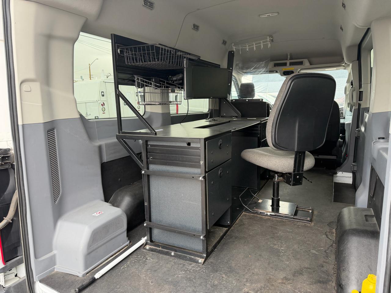 Ford Transit Passenger Wagon T-150 130" Med Roof XLT Sliding RH Dr 2019