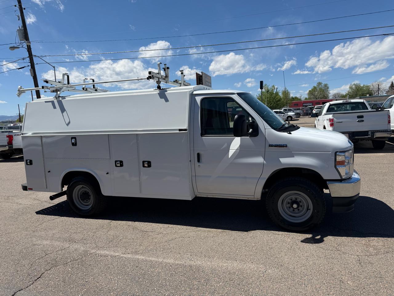 2021 Ford E-Series Cutaway E-350 SRW 138" WB