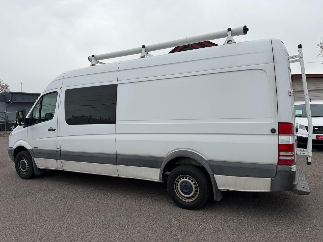 Mercedes-Benz Sprinter Crew Vans 2500 170" 2011