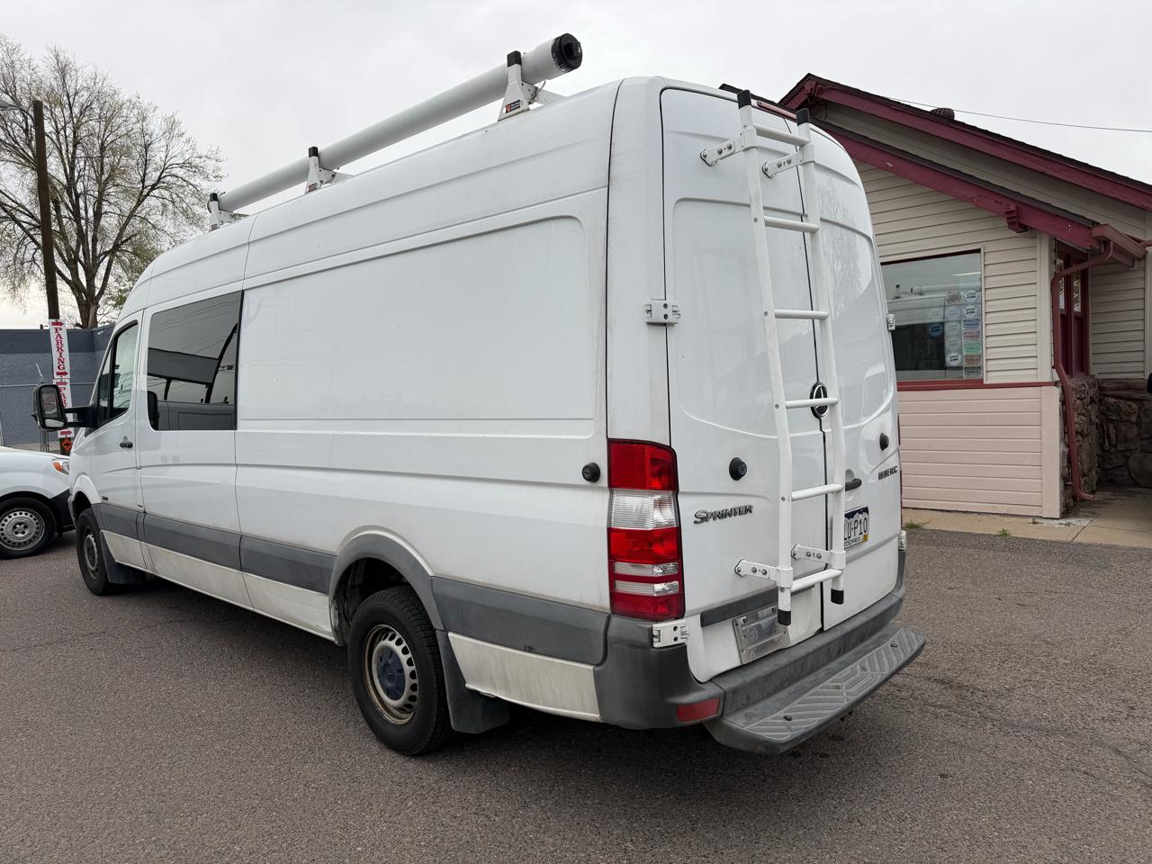Mercedes-Benz Sprinter Crew Vans 2500 170" 2011