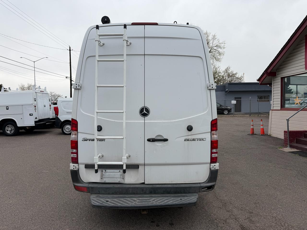Mercedes-Benz Sprinter Crew Vans 2500 170" 2011
