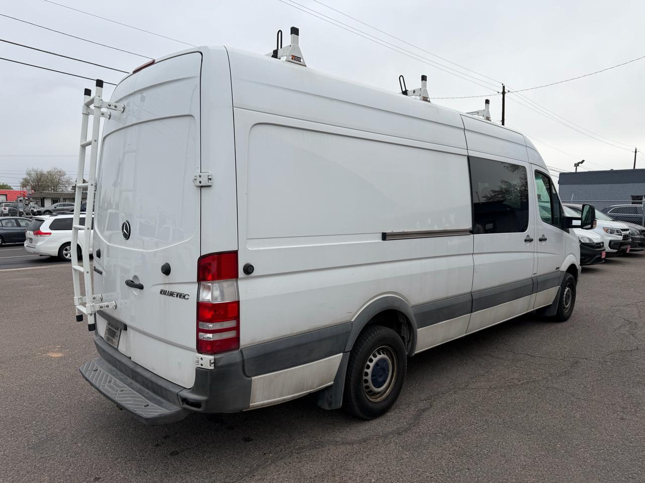 Mercedes-Benz Sprinter Crew Vans 2500 170" 2011