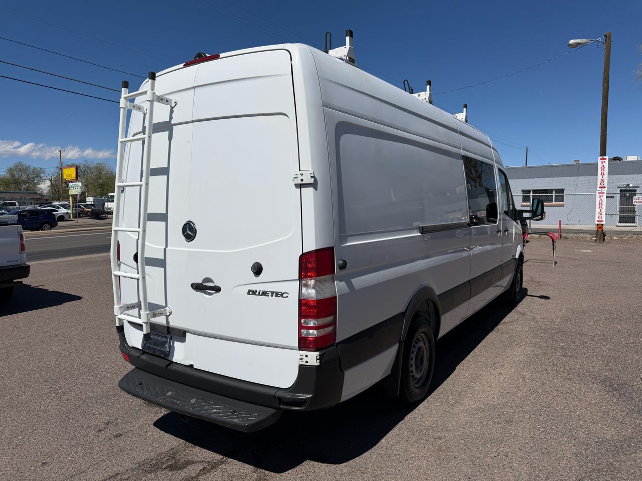 Mercedes-Benz Sprinter Crew Vans 2500 170" 2011