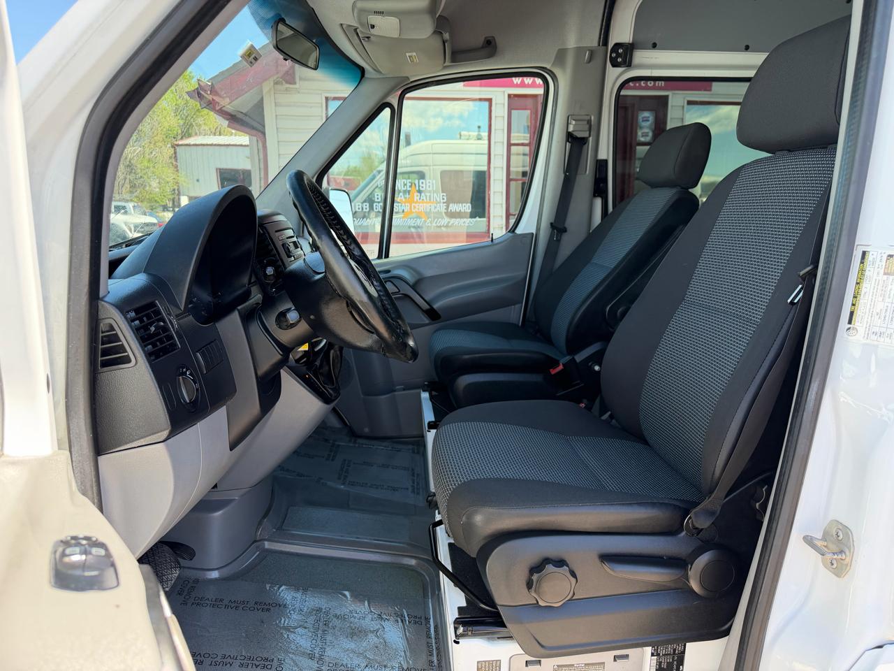 Mercedes-Benz Sprinter Crew Vans 2500 170" 2011