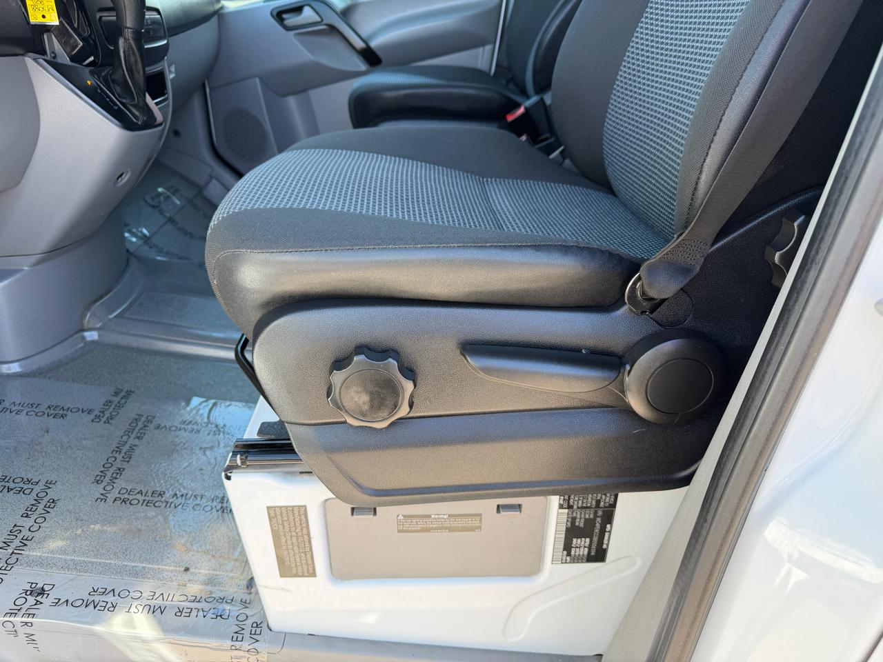 Mercedes-Benz Sprinter Crew Vans 2500 170" 2011