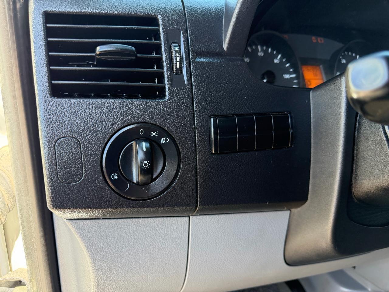 Mercedes-Benz Sprinter Crew Vans 2500 170" 2011