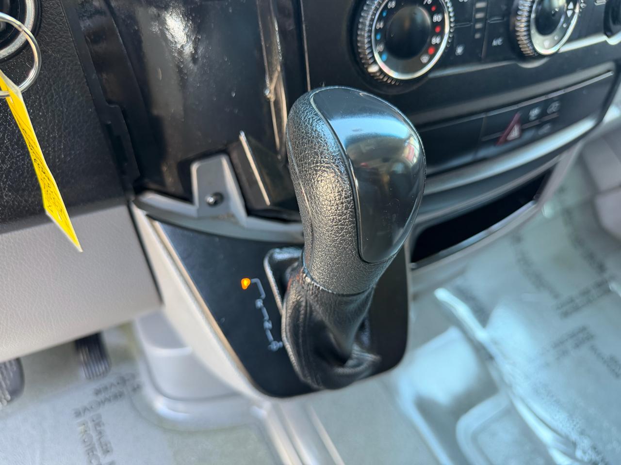 Mercedes-Benz Sprinter Crew Vans 2500 170" 2011