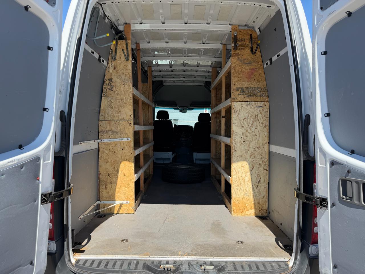 Mercedes-Benz Sprinter Crew Vans 2500 170" 2011