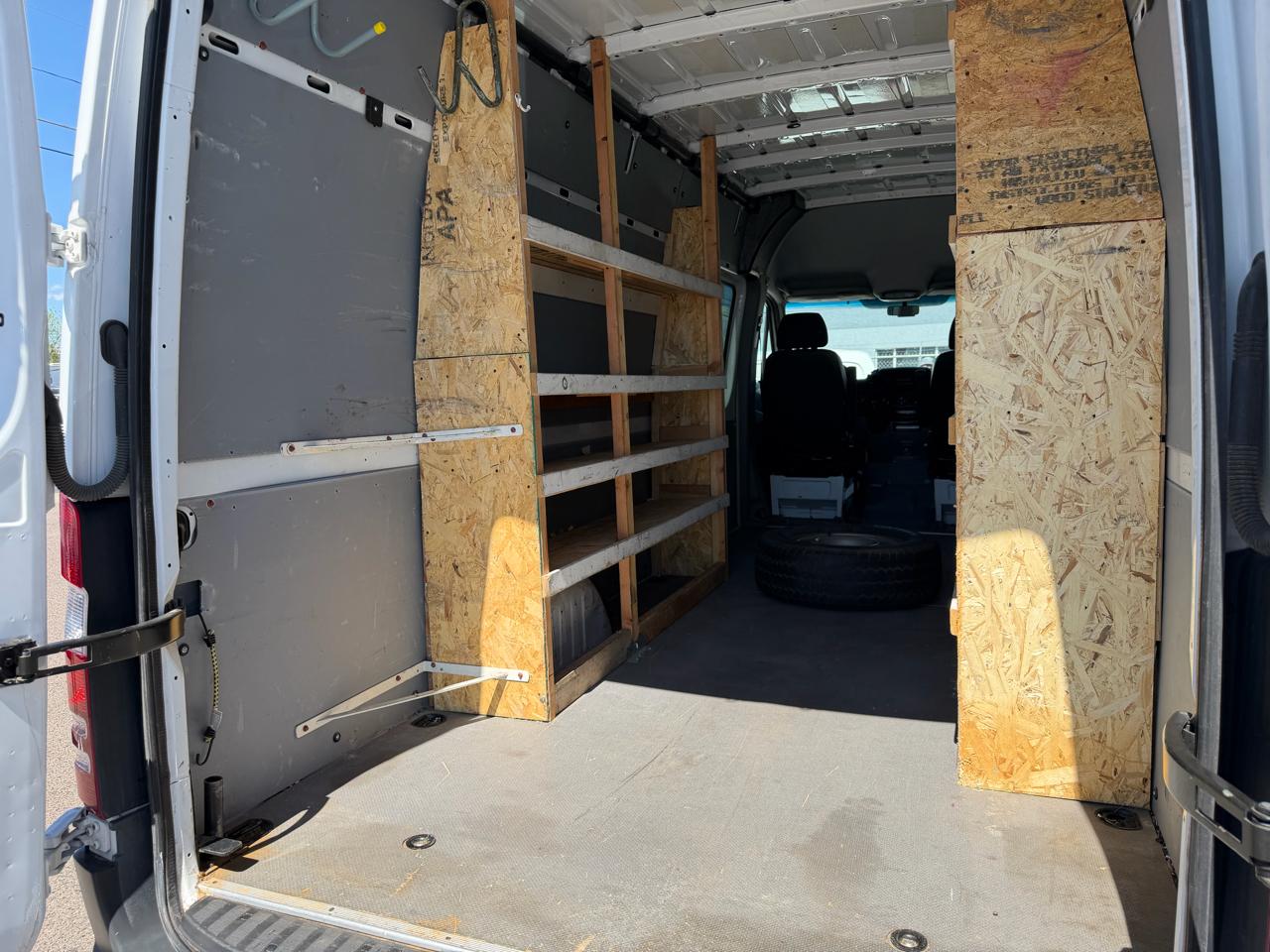 Mercedes-Benz Sprinter Crew Vans 2500 170" 2011