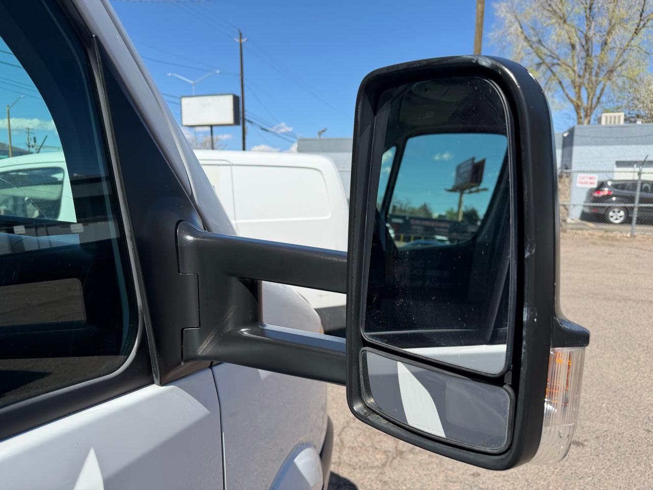 Mercedes-Benz Sprinter Crew Vans 2500 170" 2011