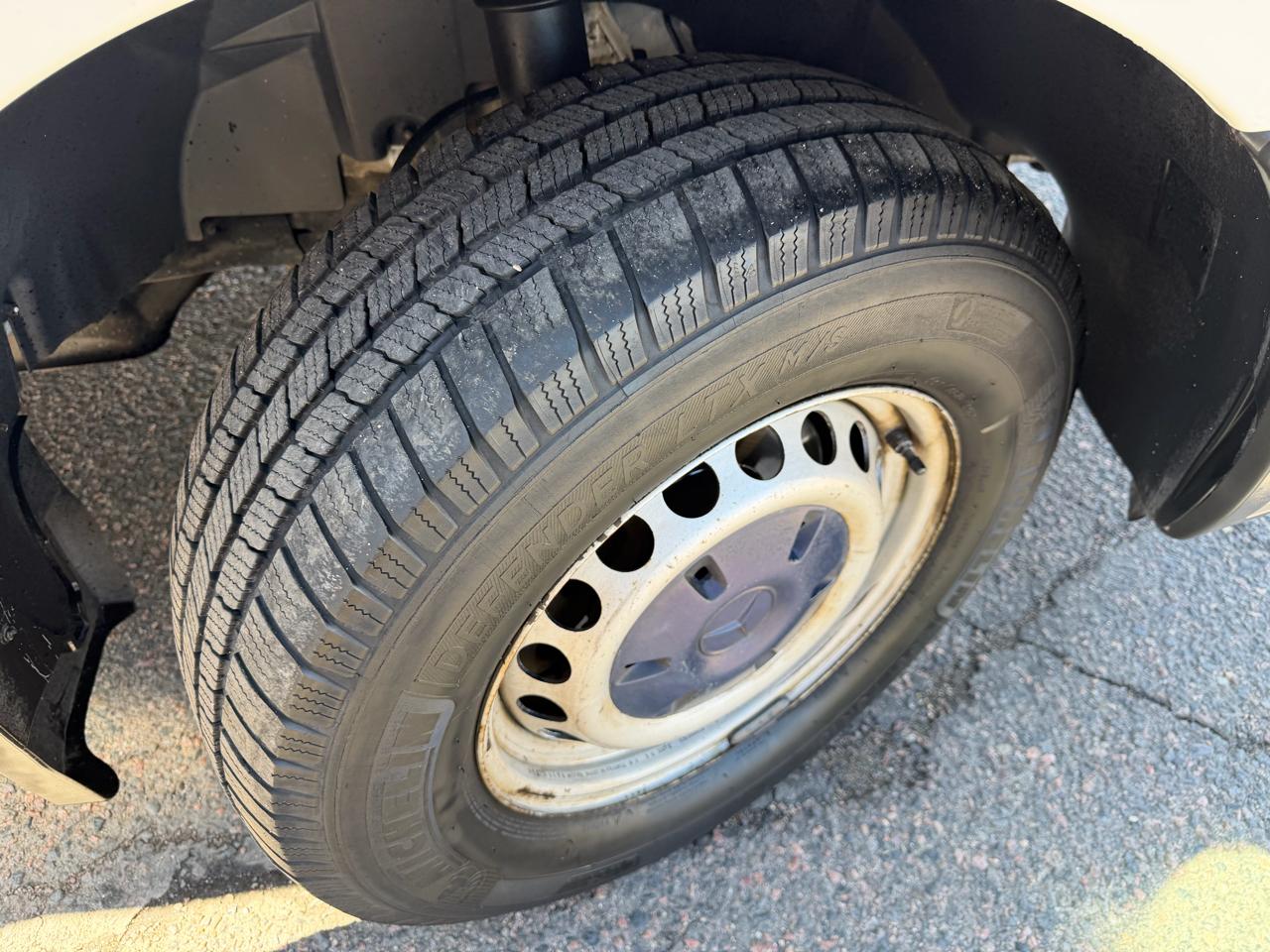 Mercedes-Benz Sprinter Crew Vans 2500 170" 2011