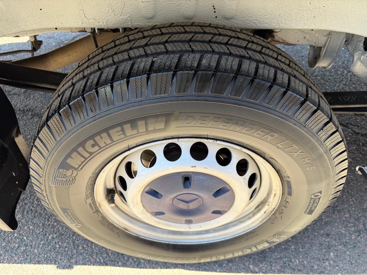 Mercedes-Benz Sprinter Crew Vans 2500 170" 2011